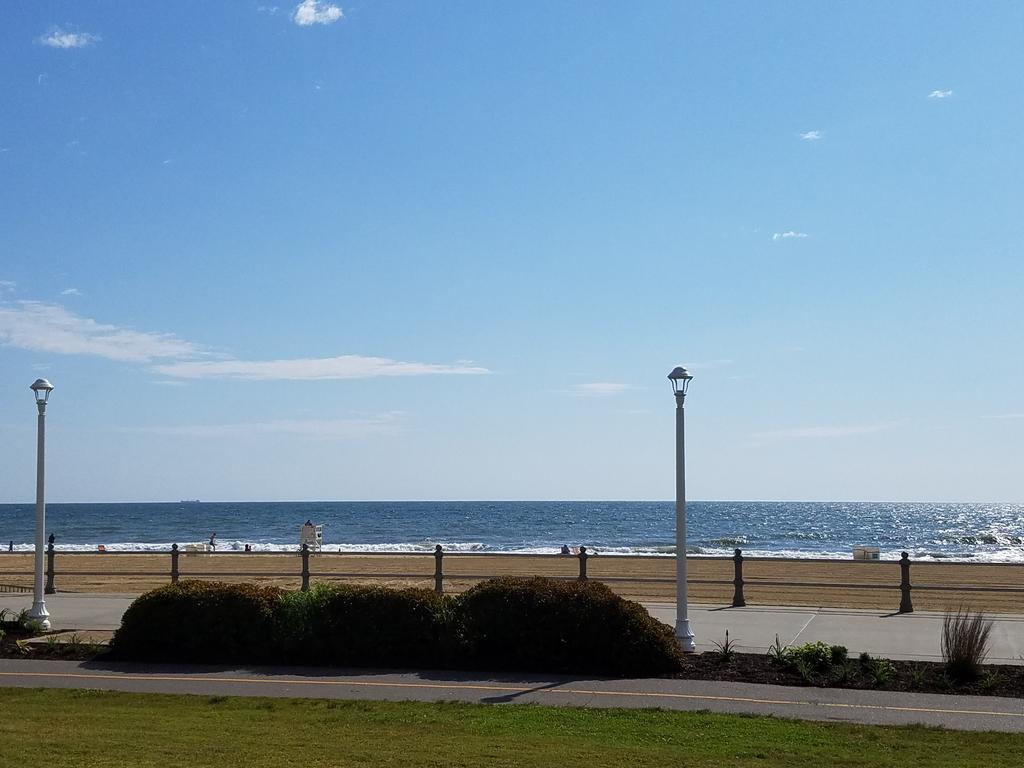 The Breakers Resort Inn Virginia Beach Exterior photo